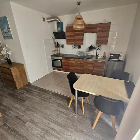 Komorniki - Osiedla Na Skraju Lasu Apartment